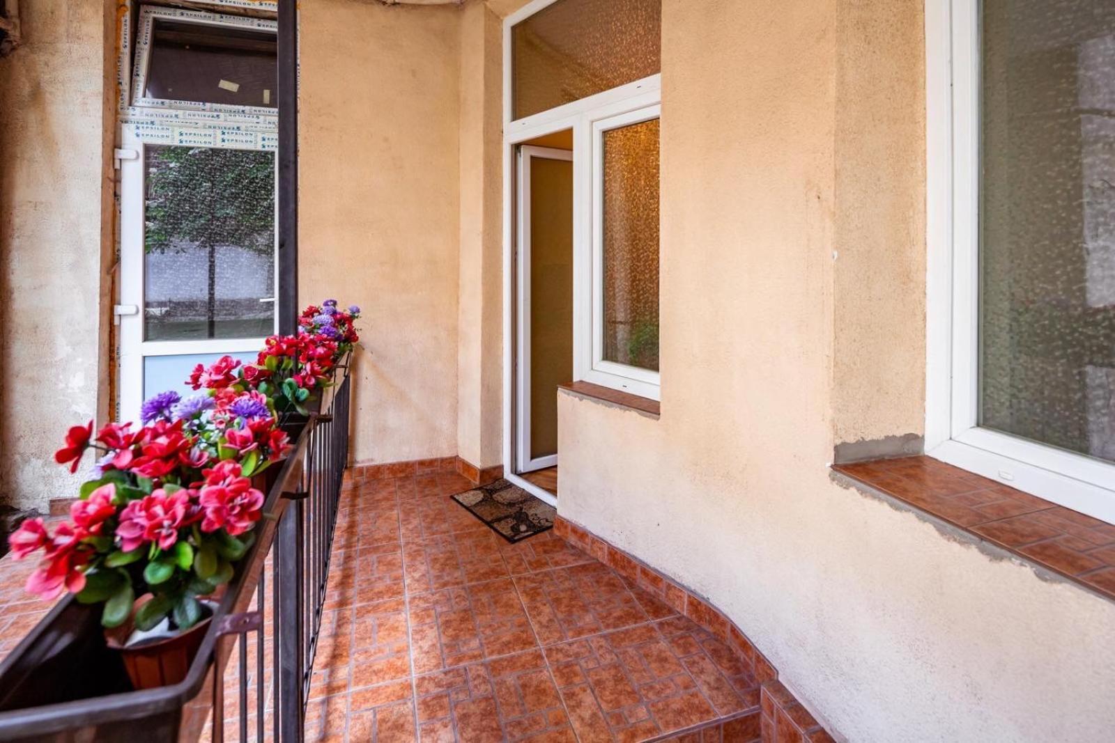 2 Rooms Central Anna Apartment Leopoli Esterno foto