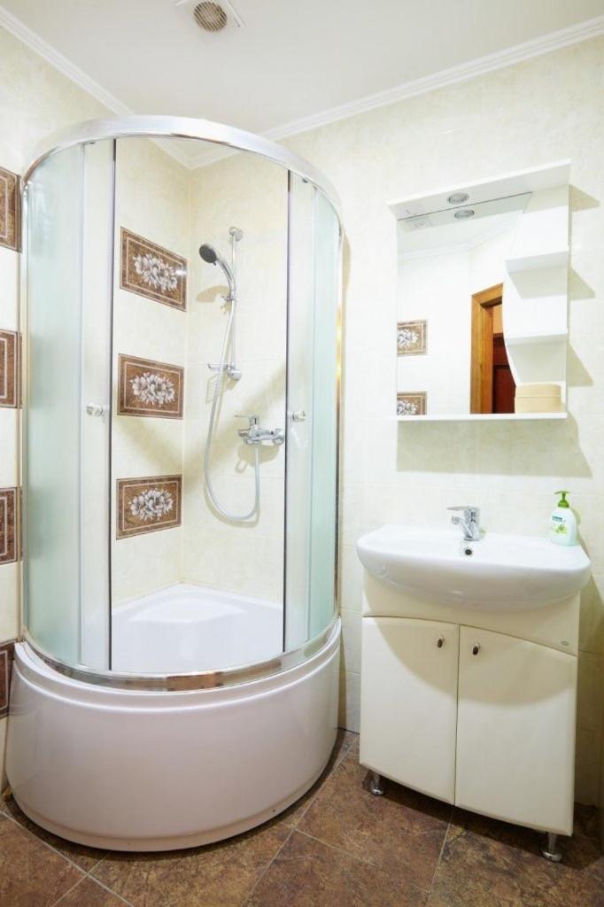 2 Rooms Central Anna Apartment Leopoli Esterno foto